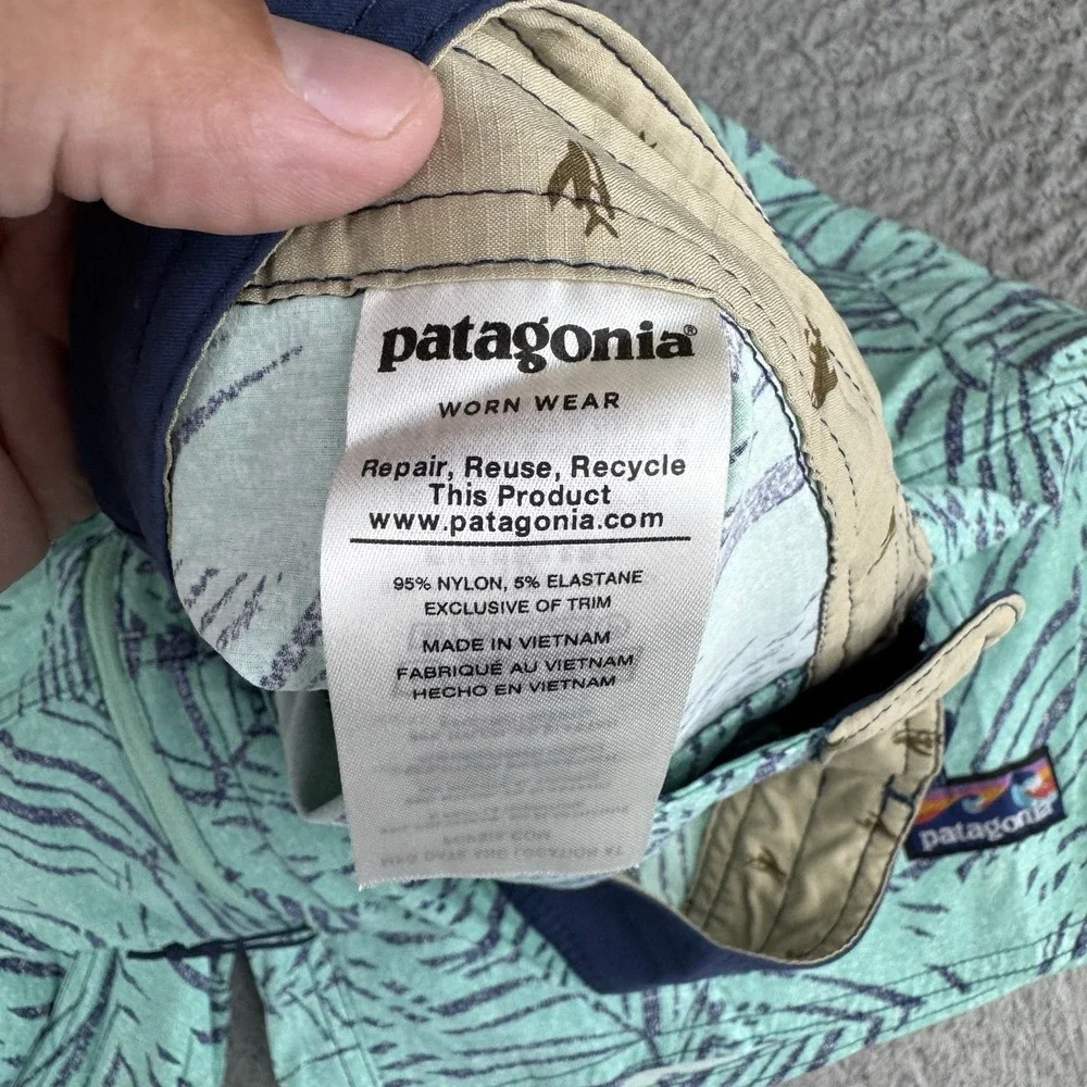 Patagonia Men's Size 40 Wavefarer Board Shorts Swim Surf Beach EUC Inseam 9